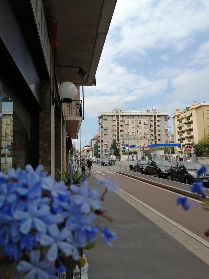 Hotel Salus Мілан Екстер'єр фото