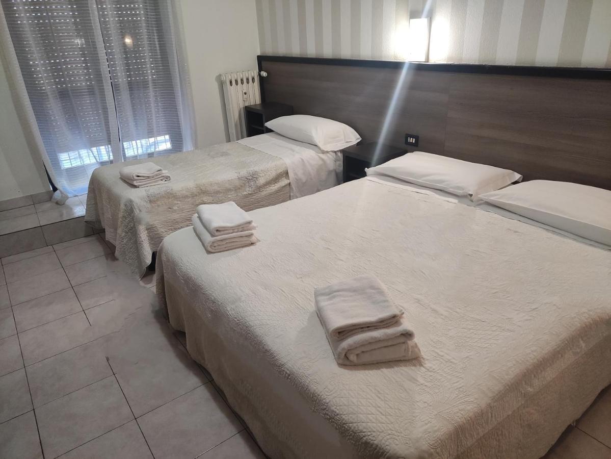 Hotel Salus Мілан Екстер'єр фото