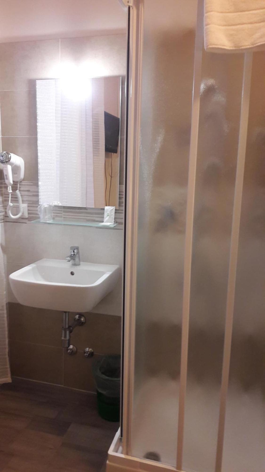 Hotel Salus Мілан Екстер'єр фото