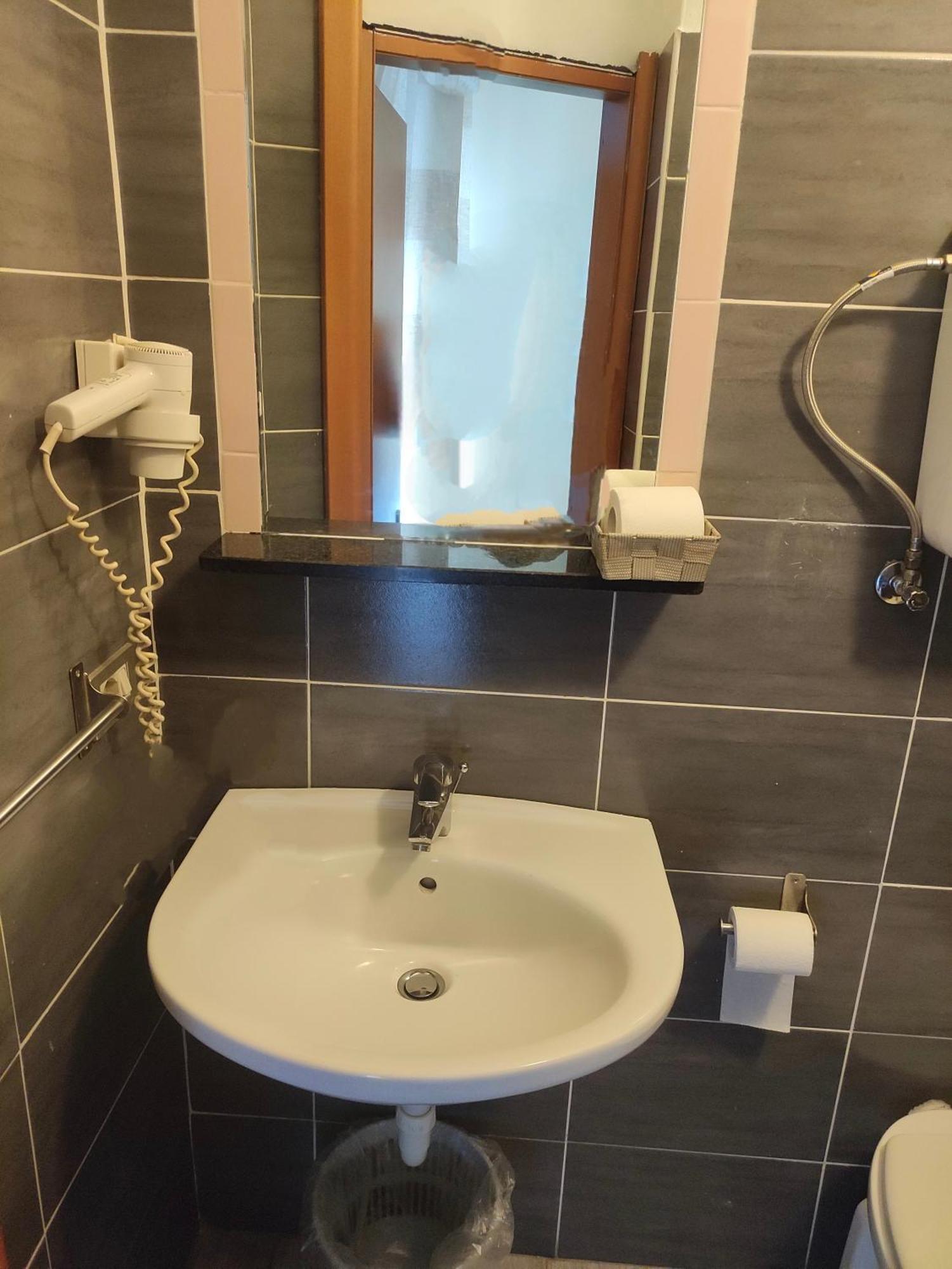 Hotel Salus Мілан Екстер'єр фото