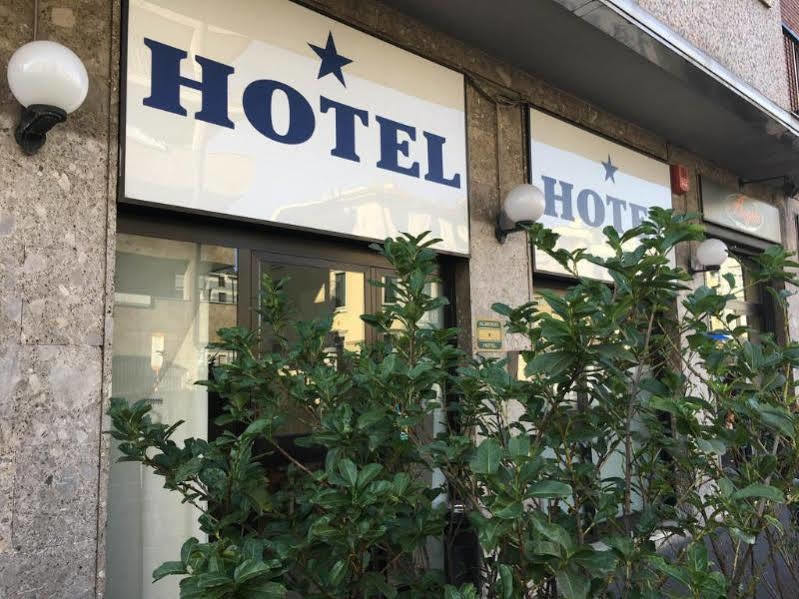 Hotel Salus Мілан Екстер'єр фото